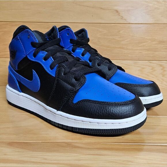 Air Jordan 1 Mid Black Hyper Royal Blur White Size 7 Youth Kids GS 554725-077 - Picture 2 of 11